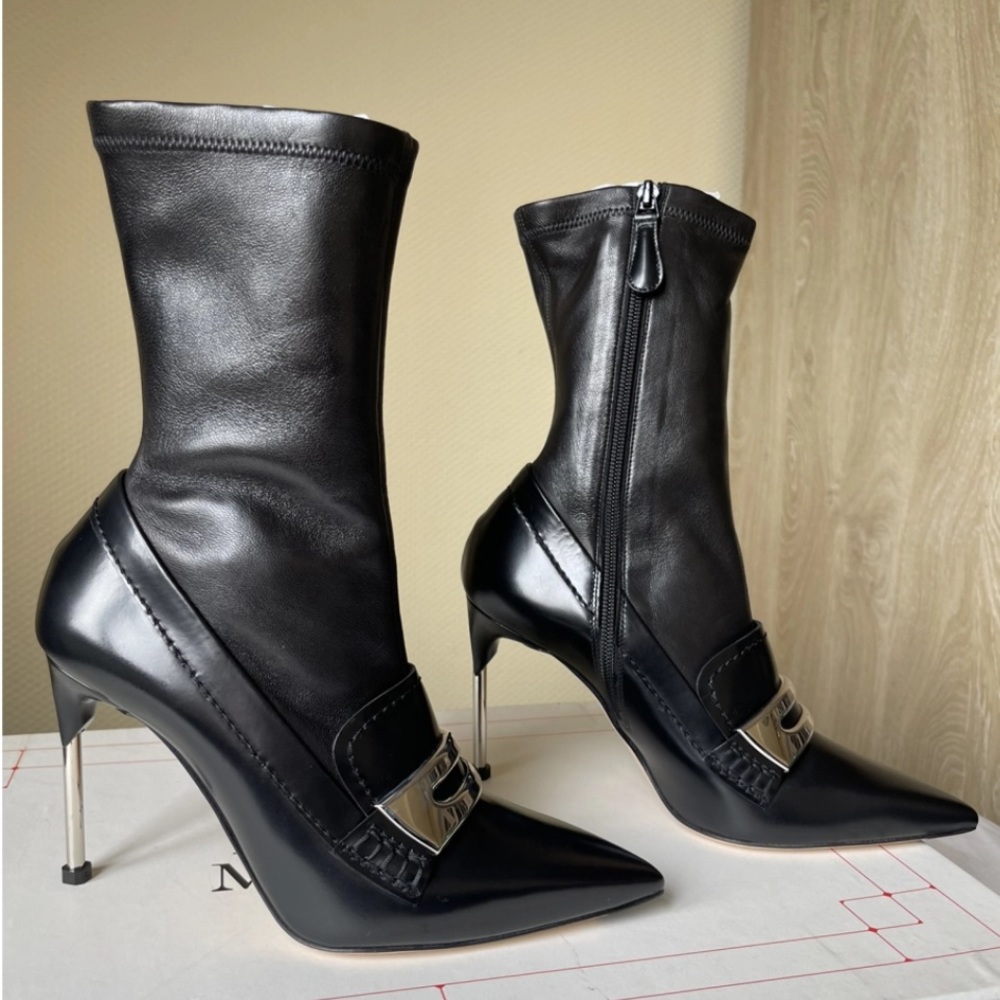 ALEXANDER MCQUEEN LEATHER ANKLE BOOTS